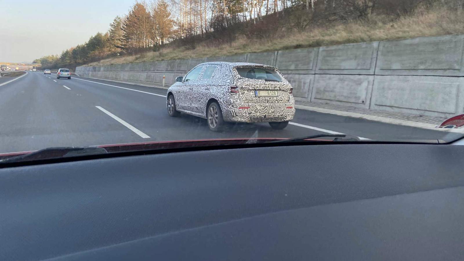 Στο δρόμο η νέα Skoda Fabia με το αμάξωμα παραγωγής 